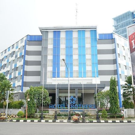 Hotel Brothers Biru Solo Baru Kültér fotó
