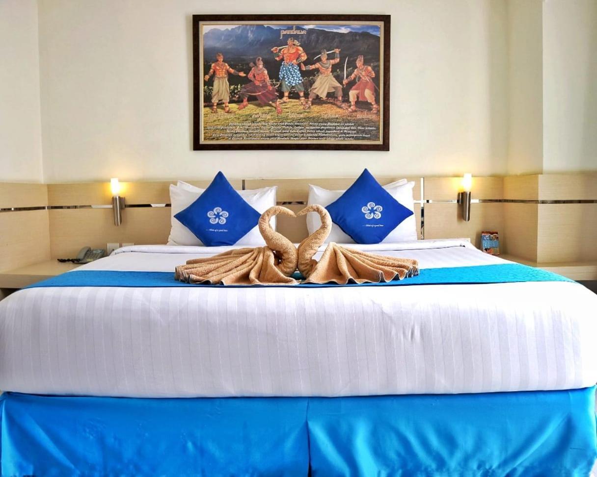 Hotel Brothers Biru Solo Baru Kültér fotó