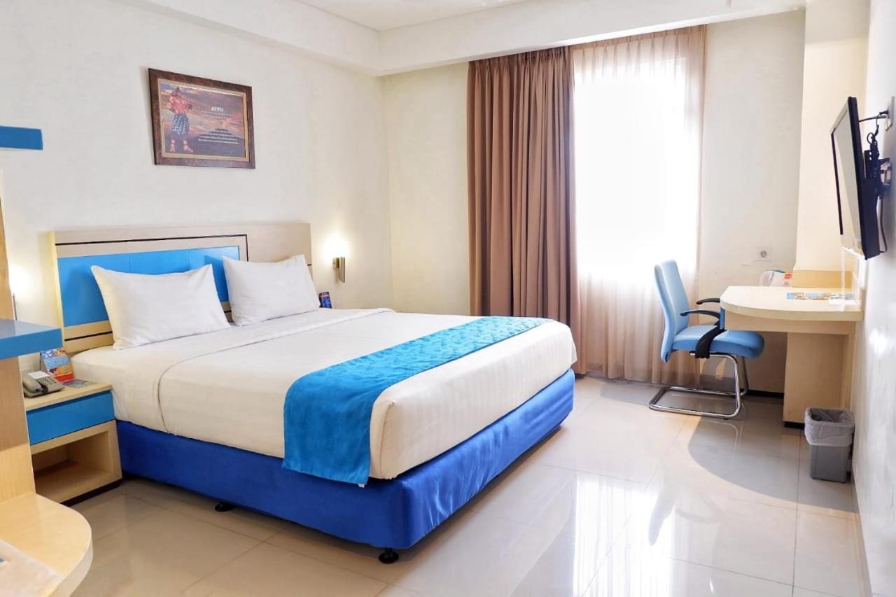 Hotel Brothers Biru Solo Baru Kültér fotó