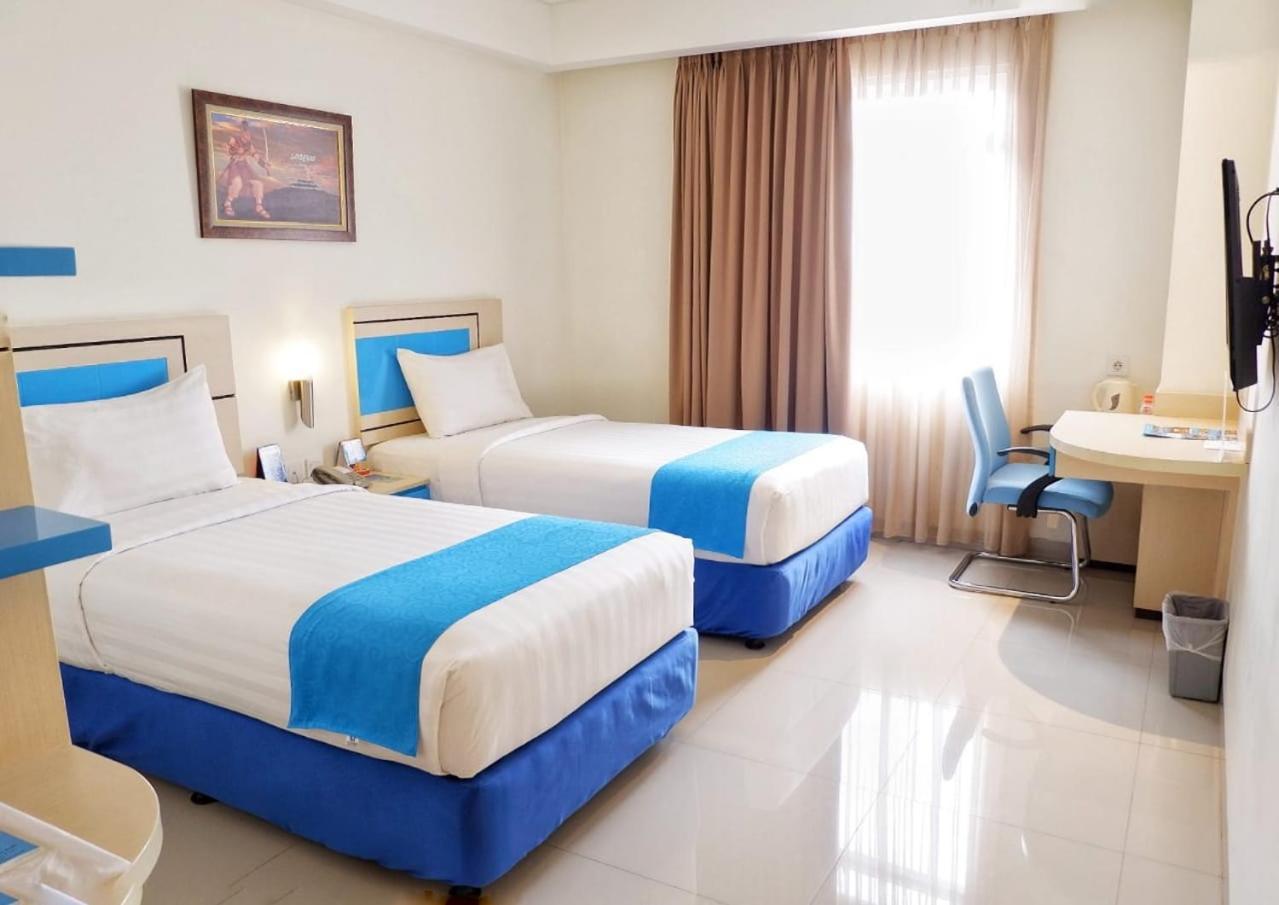 Hotel Brothers Biru Solo Baru Kültér fotó