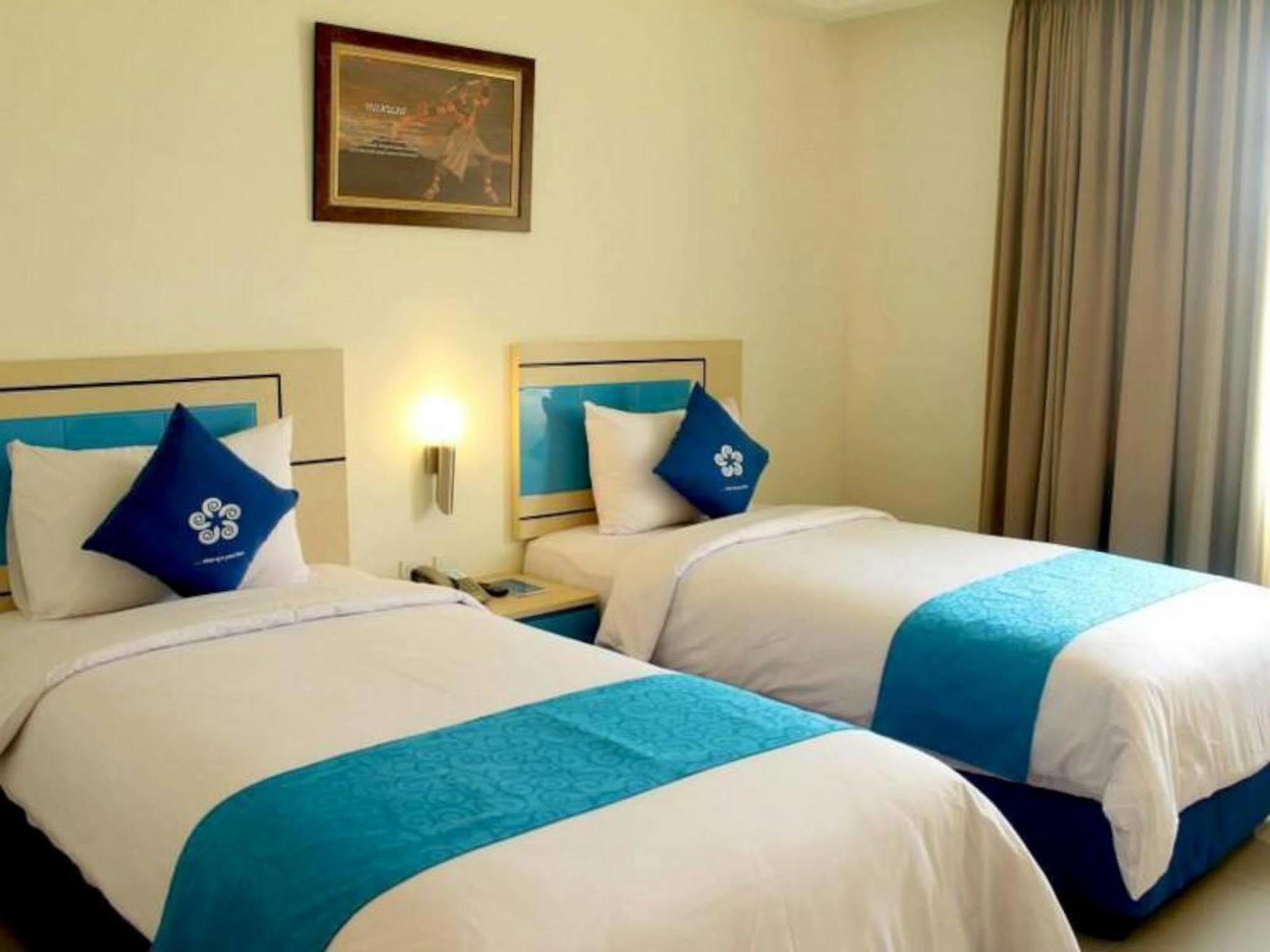 Hotel Brothers Biru Solo Baru Kültér fotó