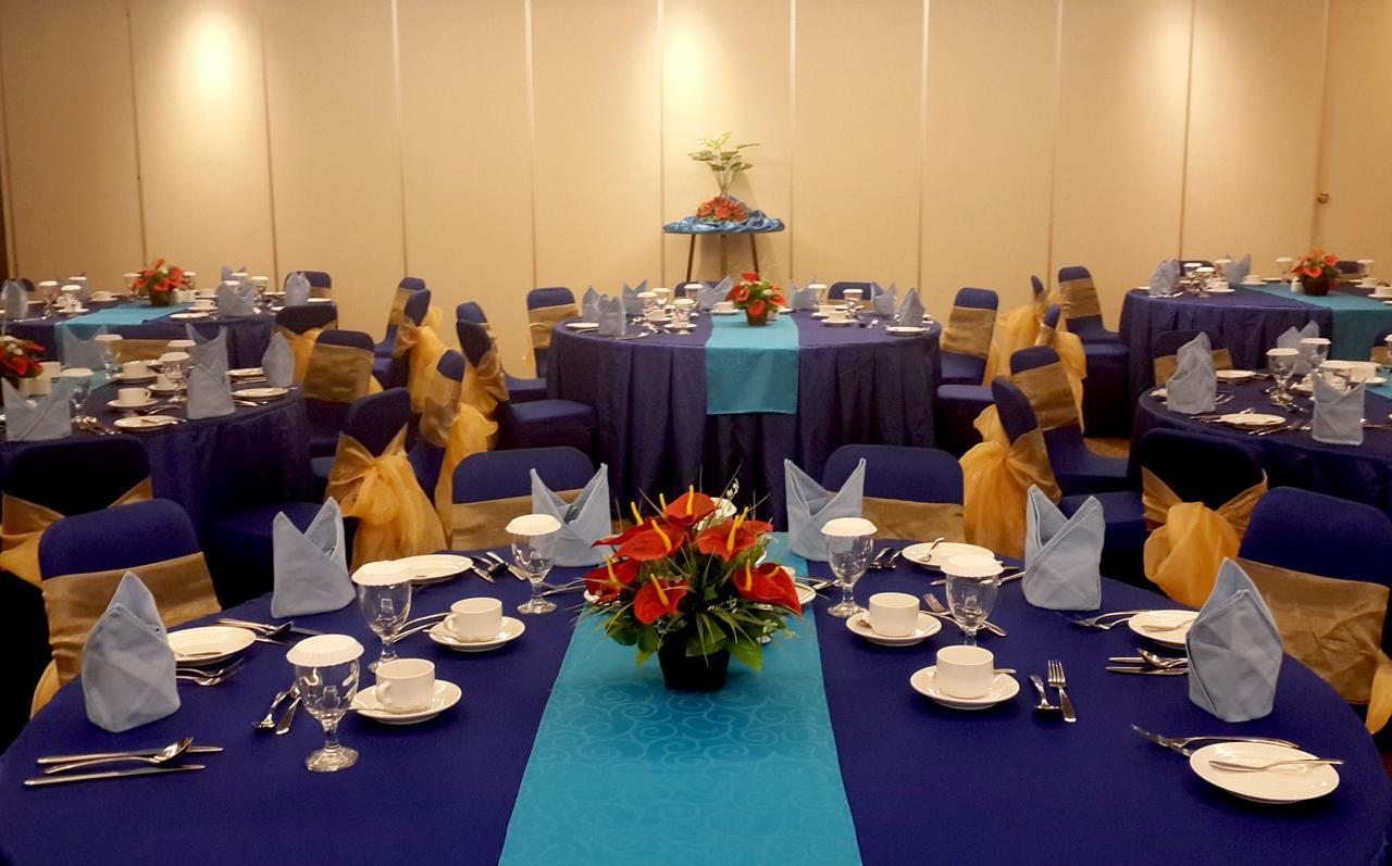 Hotel Brothers Biru Solo Baru Kültér fotó