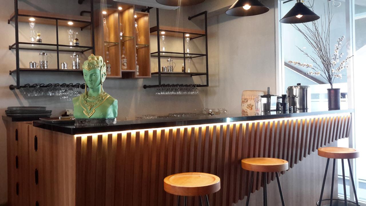 Hotel Brothers Biru Solo Baru Kültér fotó