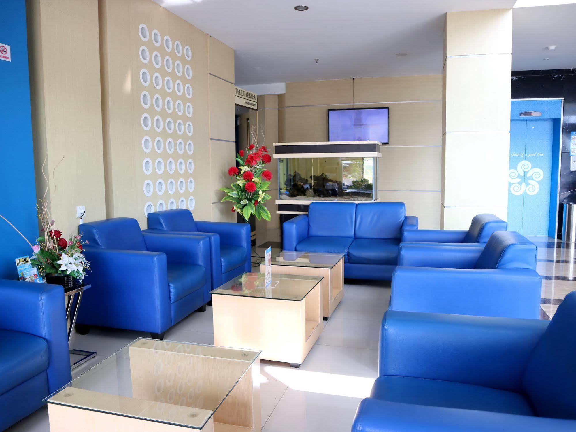 Hotel Brothers Biru Solo Baru Kültér fotó