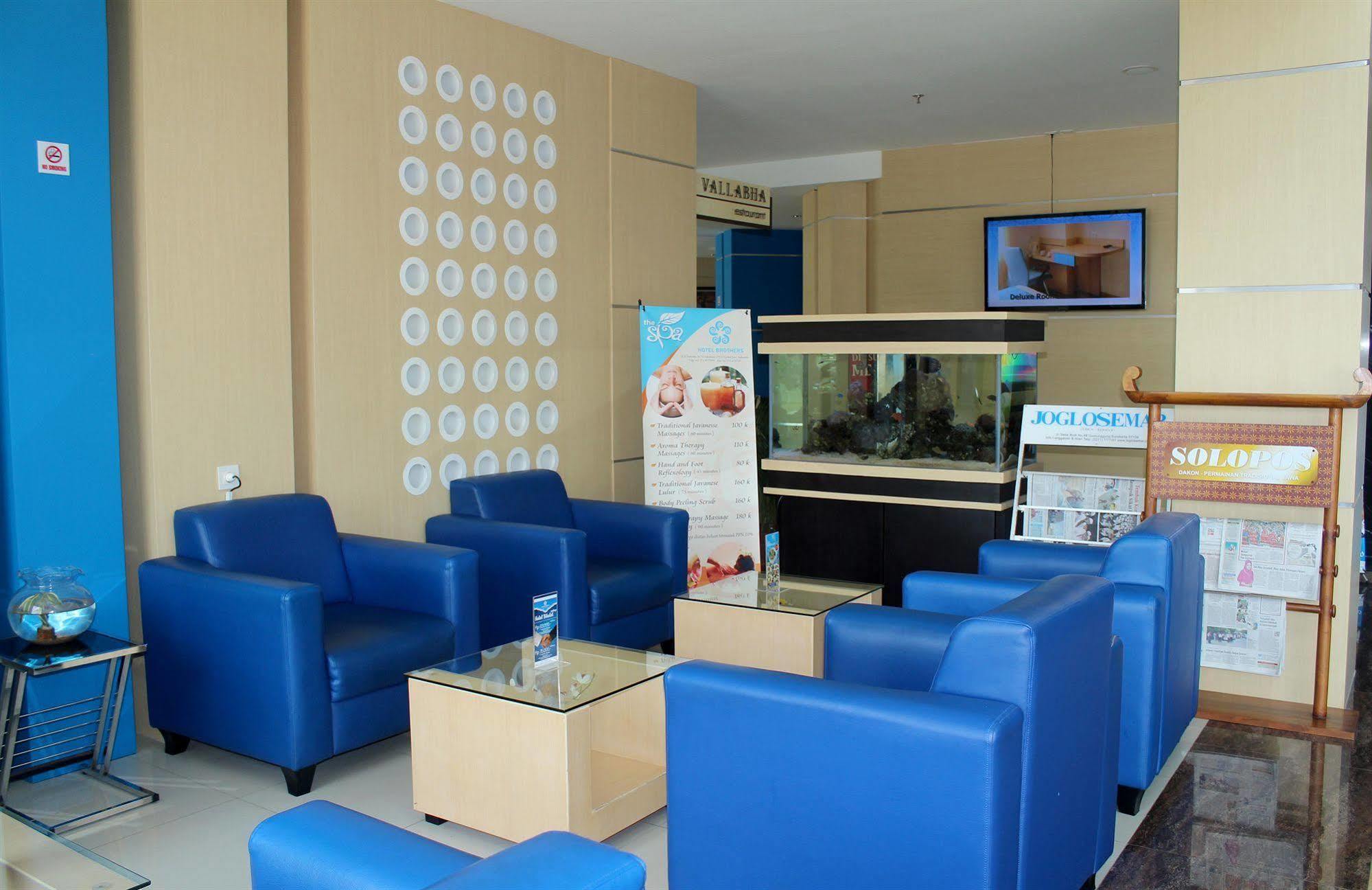 Hotel Brothers Biru Solo Baru Kültér fotó