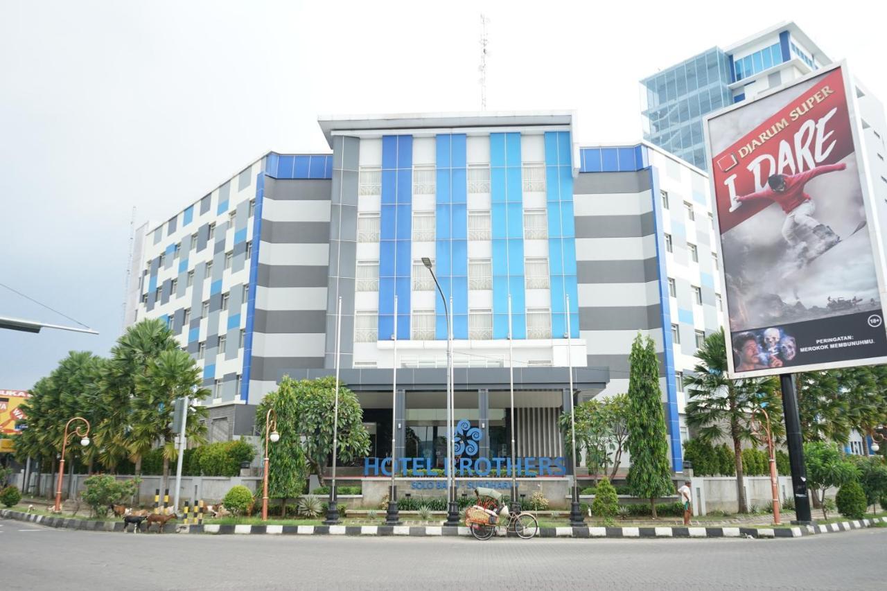 Hotel Brothers Biru Solo Baru Kültér fotó
