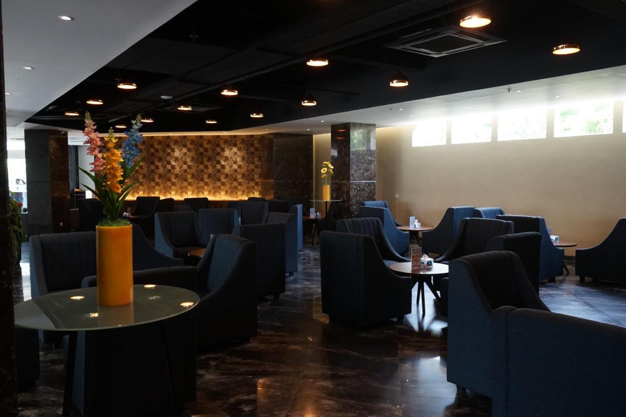 Hotel Brothers Biru Solo Baru Kültér fotó