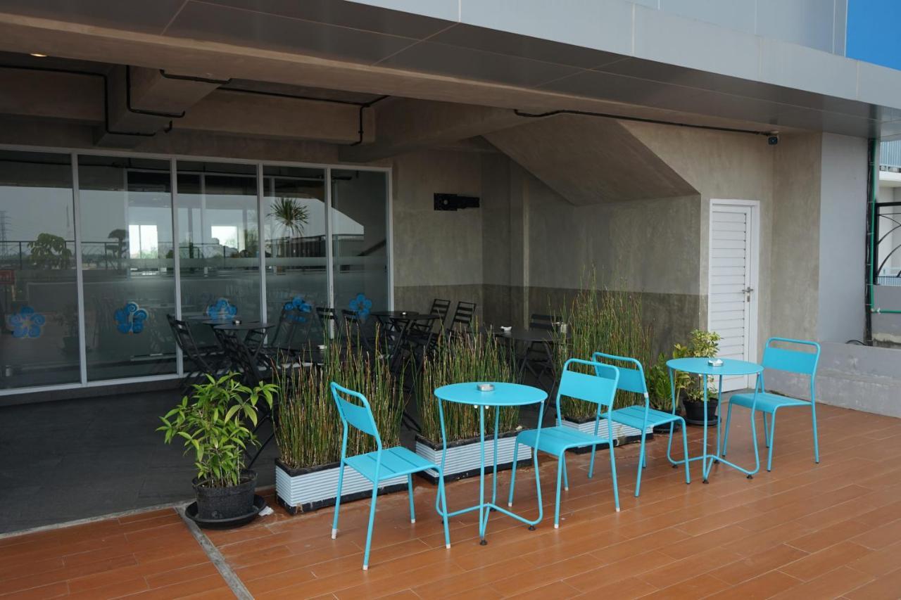 Hotel Brothers Biru Solo Baru Kültér fotó