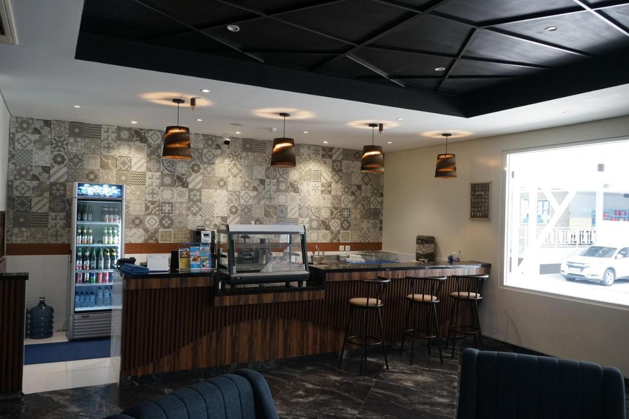 Hotel Brothers Biru Solo Baru Kültér fotó